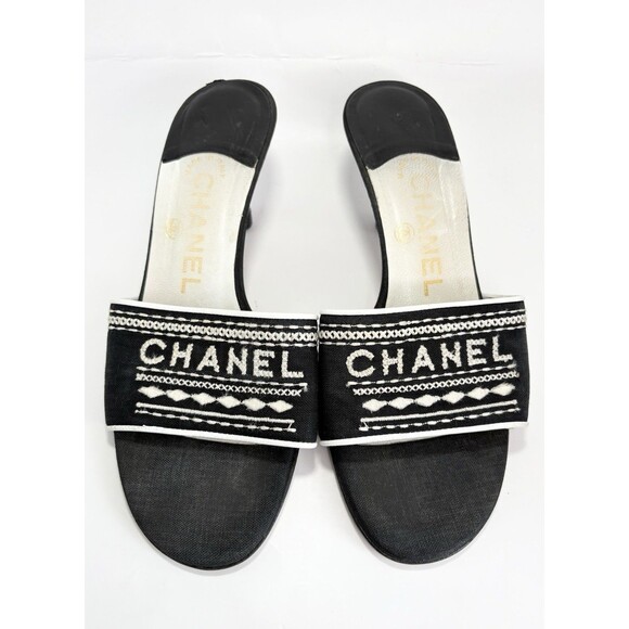 Chanel Kitten Heels Black Canvas w/ White Embroidery Vintage Y2K Sz EU 35.5 - Picture 1 of 14